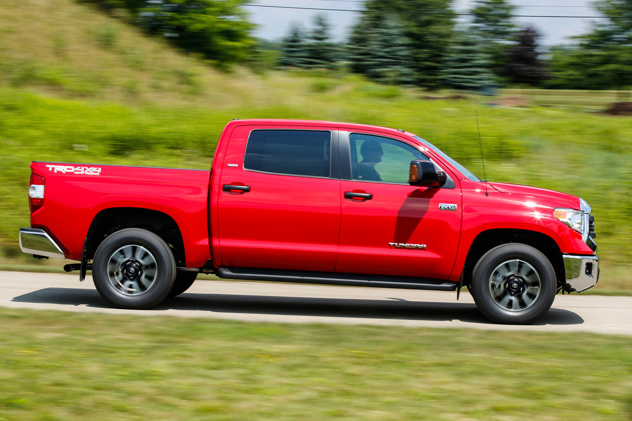 2015 Toyota Tundra drops the V6, picks up Integrated Brake ...