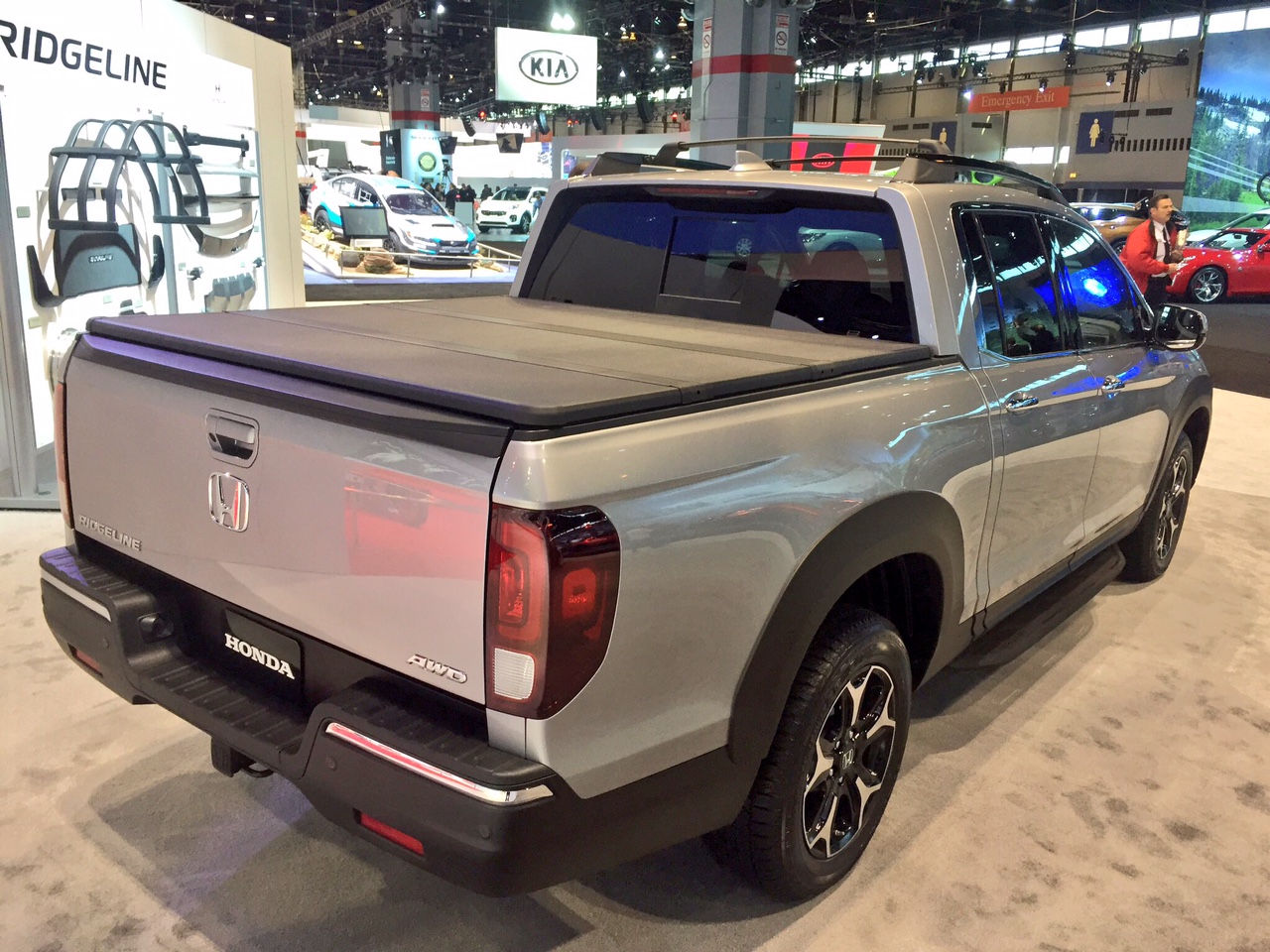 Bed cover honda ridgeline truck