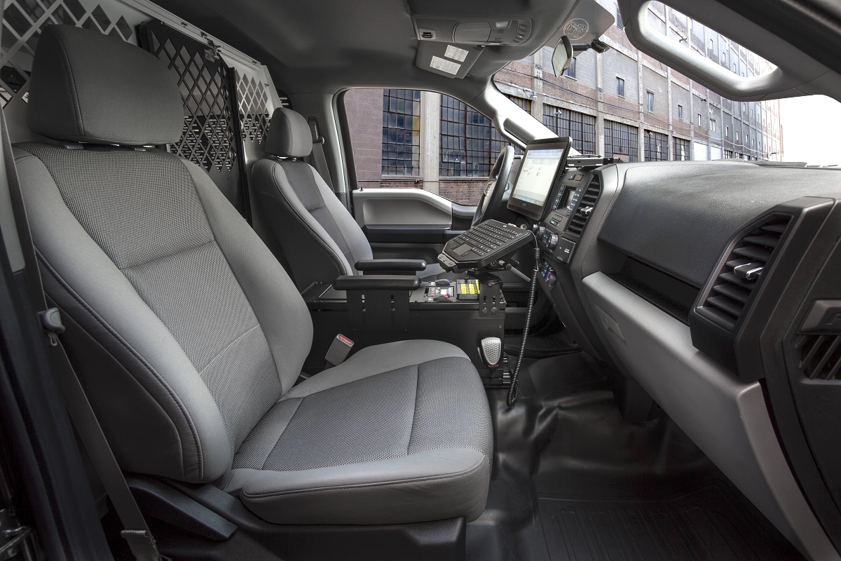 2016fordf150ssvseatsinterior  The Fast Lane Truck