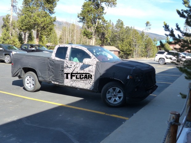 2015 Chevy Colorado and GMC Canyon pickup Mules Caught Testing in the Wild
