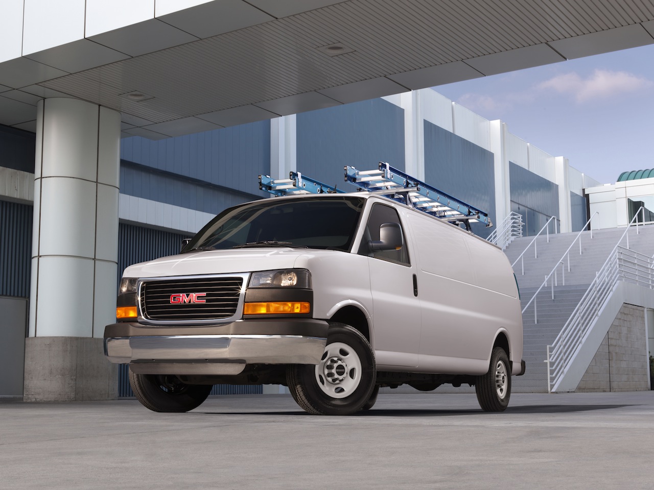 Gmc Savana Is Best Improved As Ford Transit Continues The Lead 2017 Gmc Savana Commercial Van S