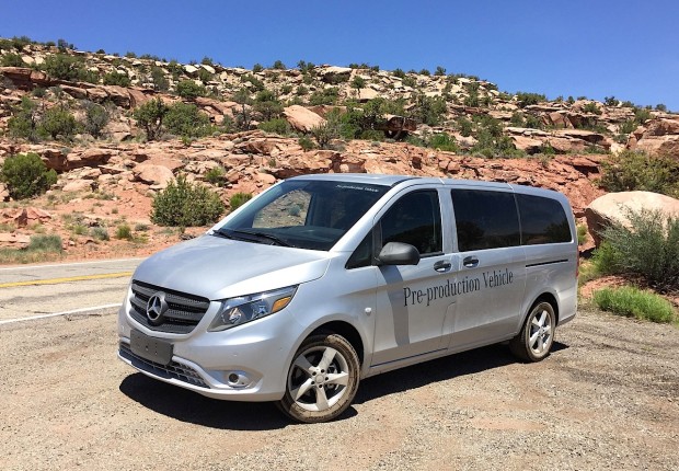 2016-mercedes-metris-passenger-front