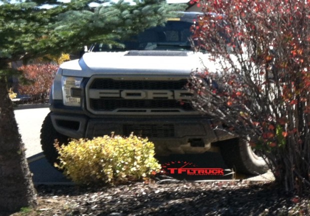 2017-ford-svt-raptor-prototype-grille