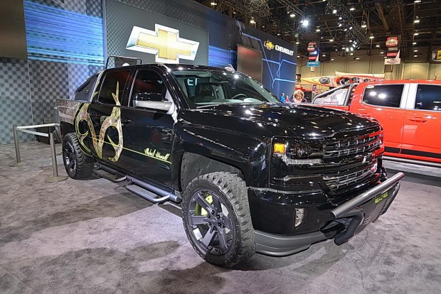 Silverado Realtree Edition >> Chevy Teams With Realtree Bone Collector To Make Sema Special Silverado Realtree Edition >> Chevy Teams With Realtree Bone Collector To Make Sema Special