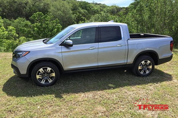 Test Drive 2017 Honda Ridgeline Returns To The Light Duty Midsize 2017 Honda Ridgeline