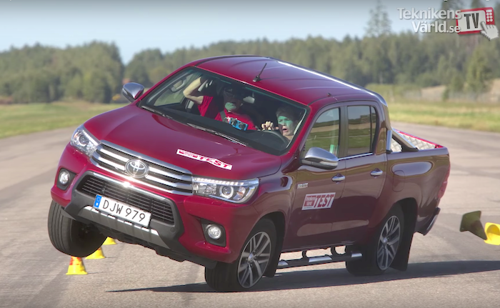 2016 toyota hilux moose test fail roll over