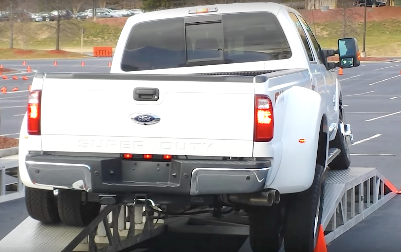 2014-ford-f350-frame-bed-twist-test.png