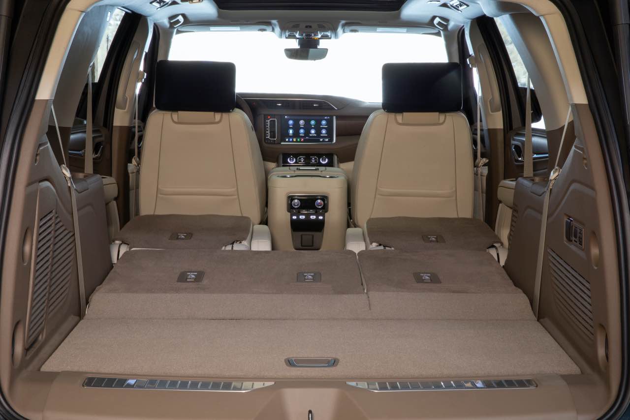 2021 gmc yukon
 All-New 2021 GMC Yukon AT4 and Denali Make Official Debut with Big Truck Looks! (Video) - The ...