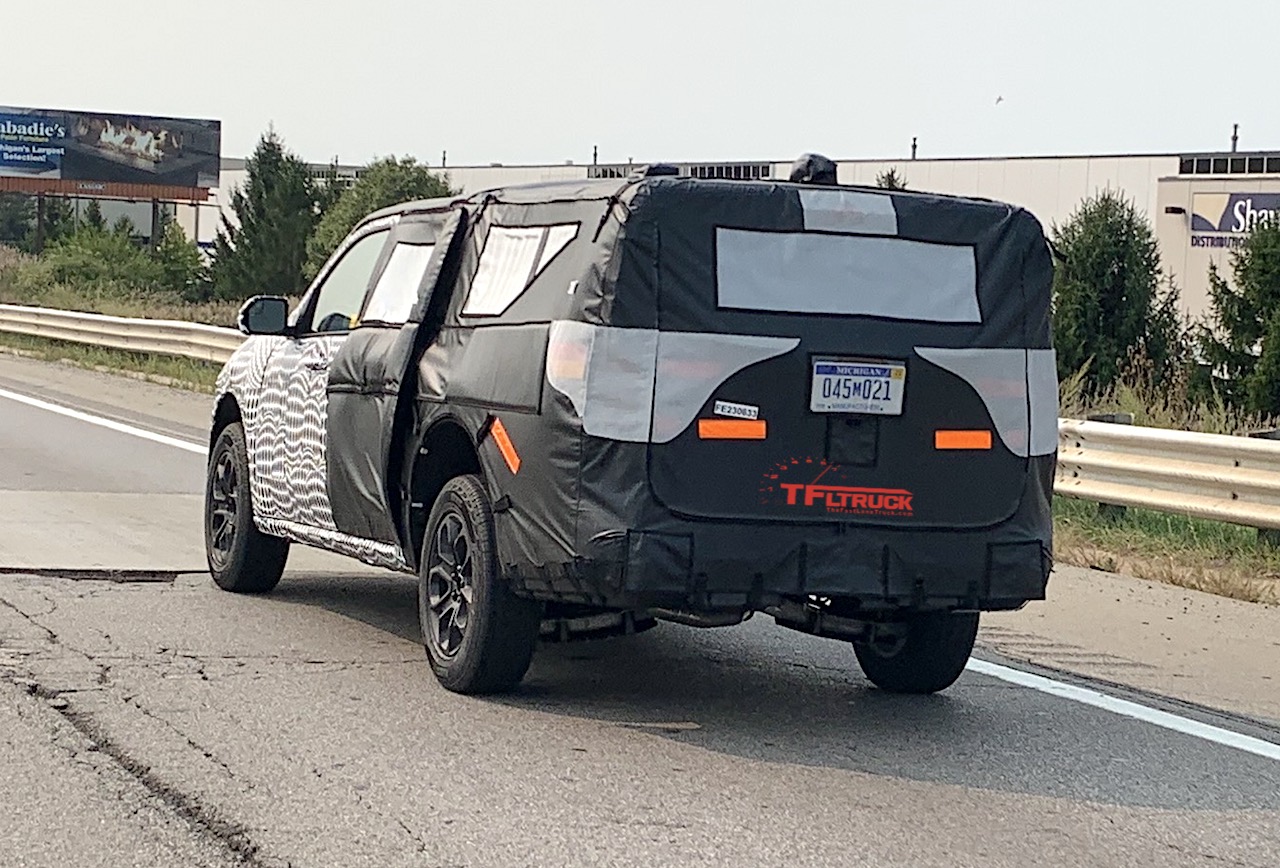 2022-ford-maverick-truck-rear - The Fast Lane Truck